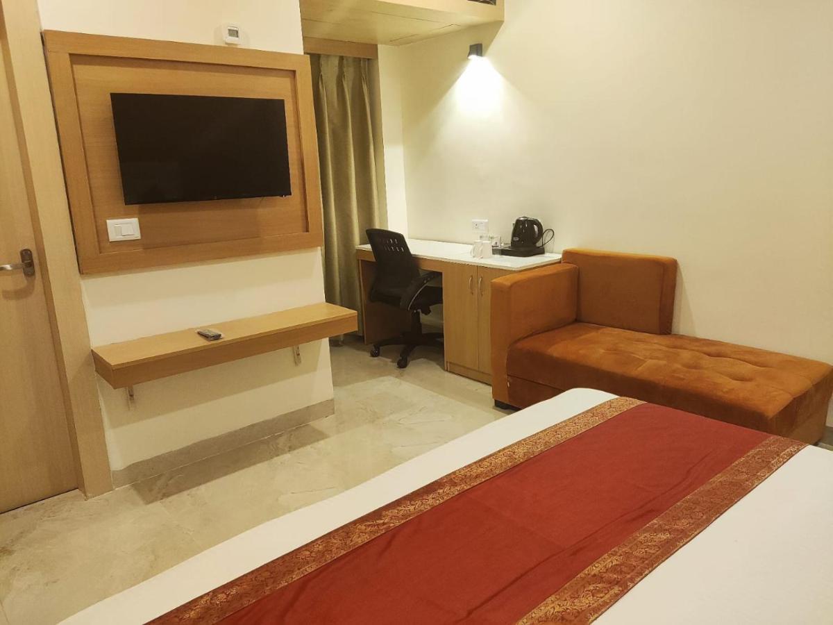 Hotel Xenia バラナシ エクステリア 写真